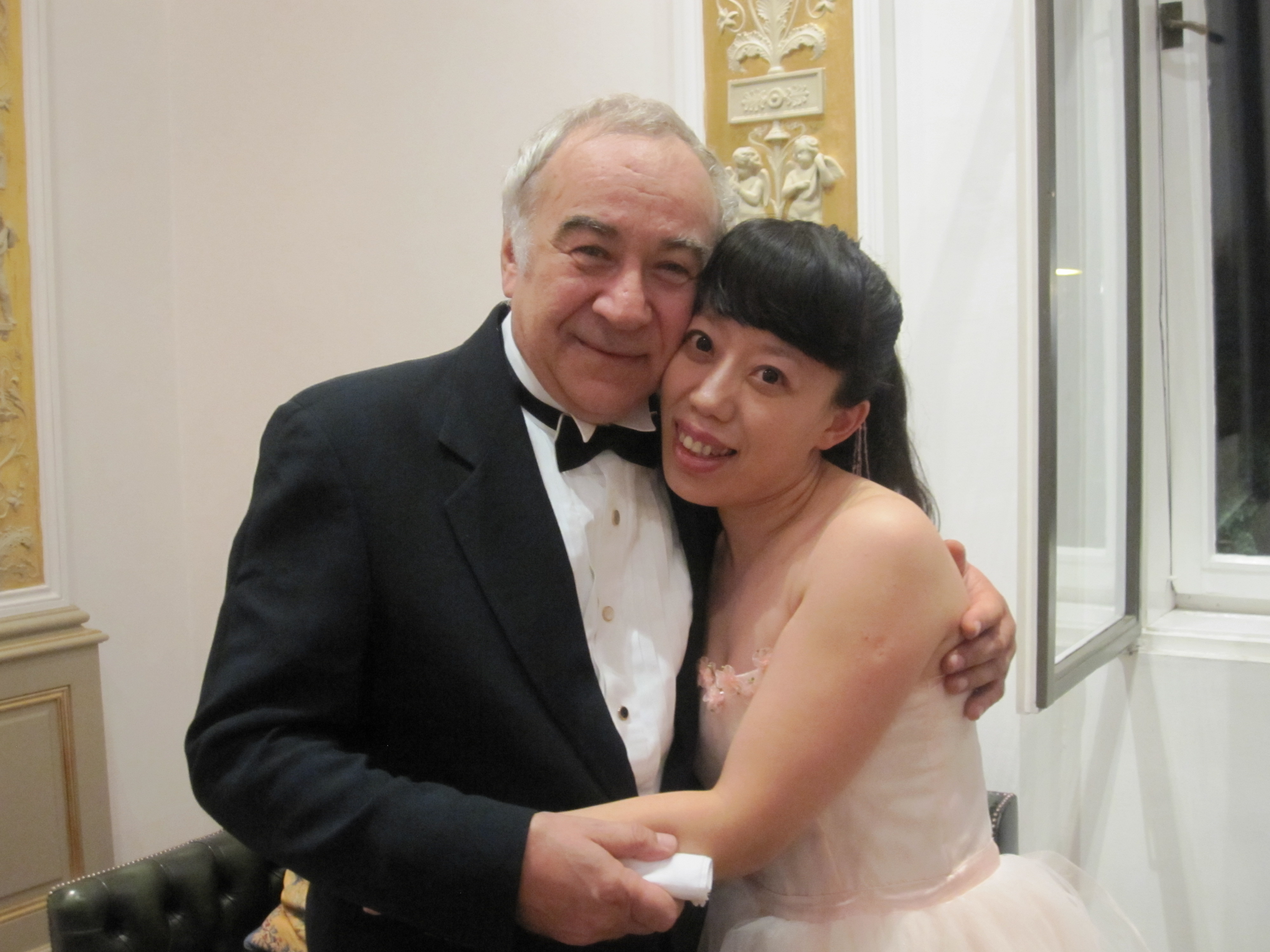 016中心教师与音乐家合影.JPG